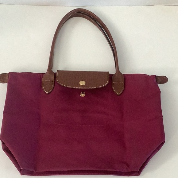 Longchamp Handbags - Longchamp Medium LePliage Tote